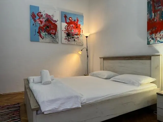 Joy Ungureanu 6b Apartment *