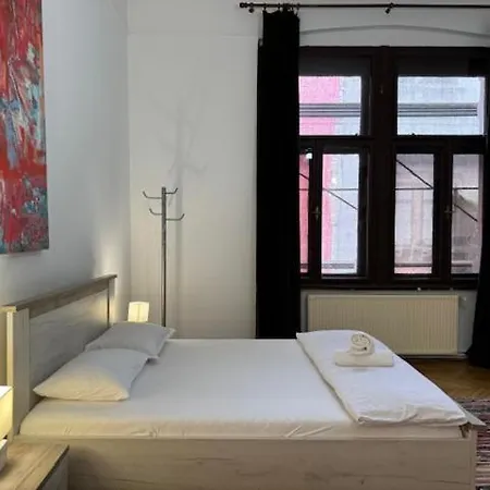 Joy Ungureanu 6b Appartement *