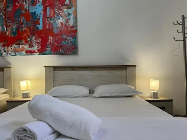 Joy Ungureanu 6b דירה *